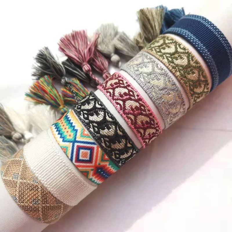 Plain Woven Bracelets Candy Co - Vintage Vibes Fashion recensione e prezzo