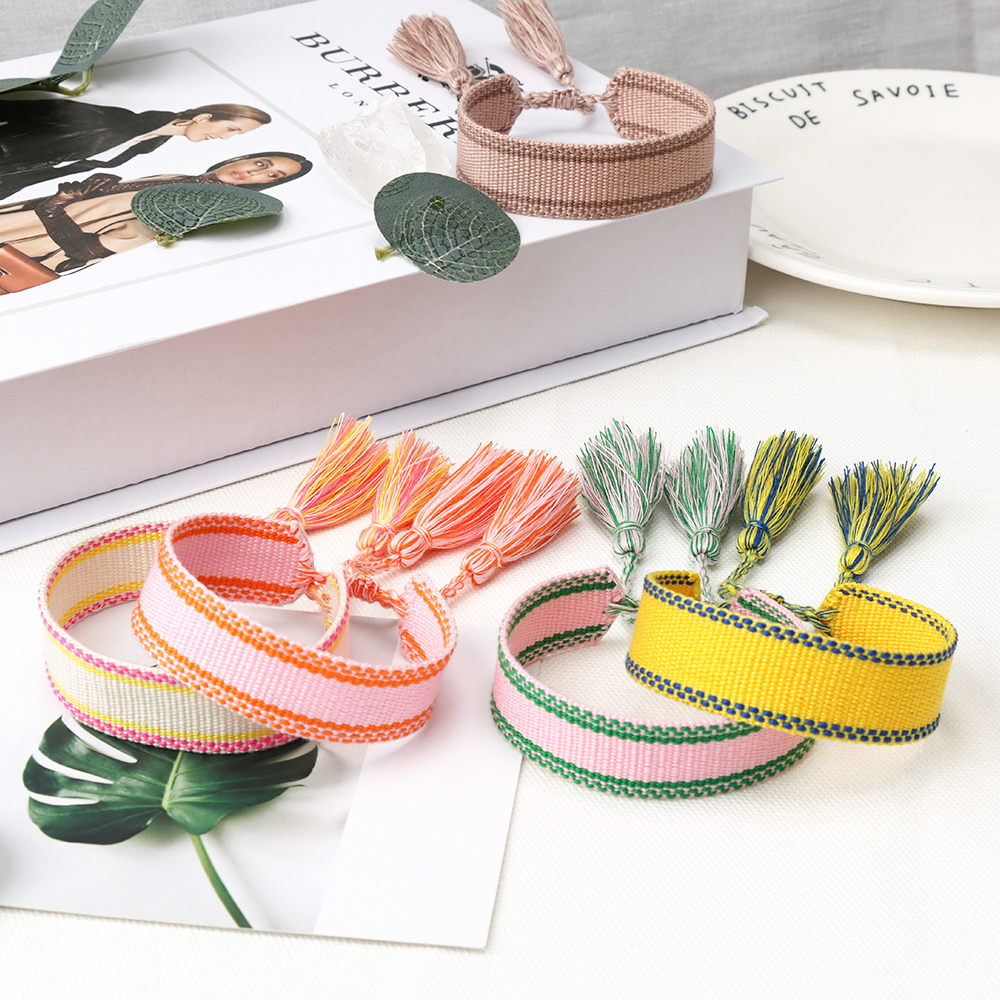 Plain Woven Bracelets Candy Co - Vintage Vibes Fashion recensione e prezzo