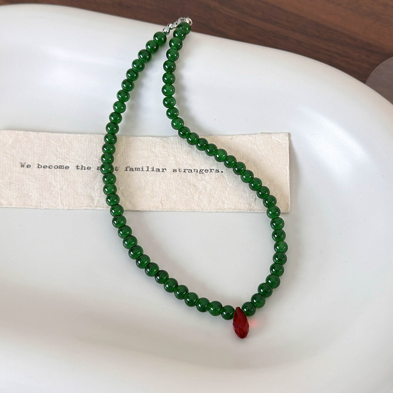 Vintage Green Beaded Necklace  - Vintage Fashion Look recensione e prezzo