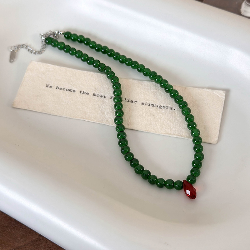 Vintage Green Beaded Necklace  - Vintage Fashion Look recensione e prezzo