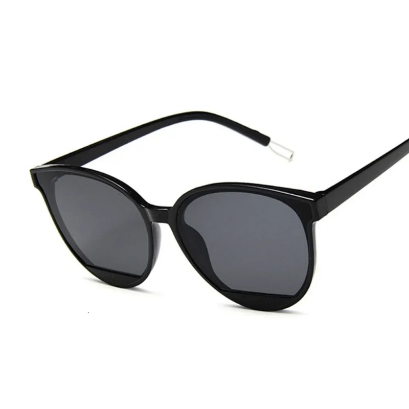 New Arrival Fashion Sunglasses - Vintage Fashion Female recensione e prezzo