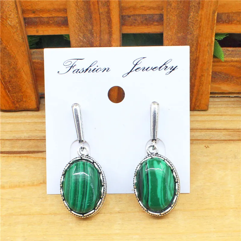 Flower Oval Malachite Dangle E - Vintage Fashion Look recensione e prezzo