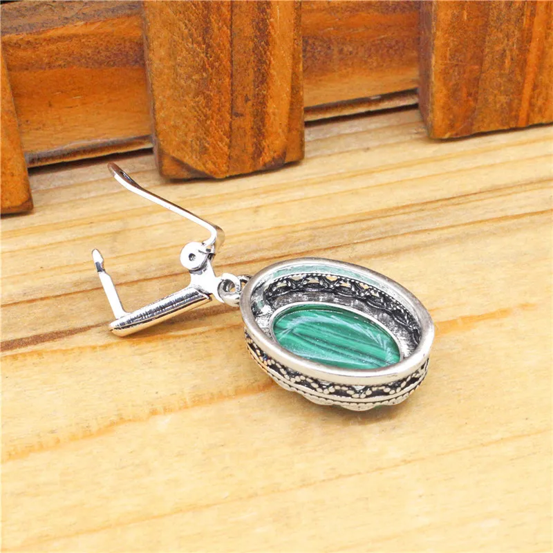 Flower Oval Malachite Dangle E - Vintage Fashion Look recensione e prezzo